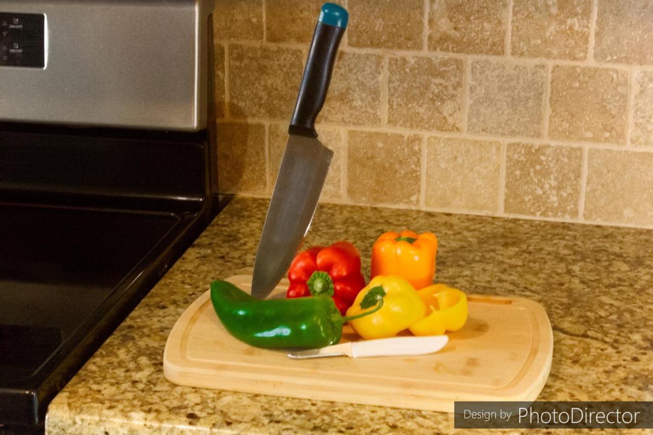 All-Inclusive Apartment! A Full Kitchen! College Station